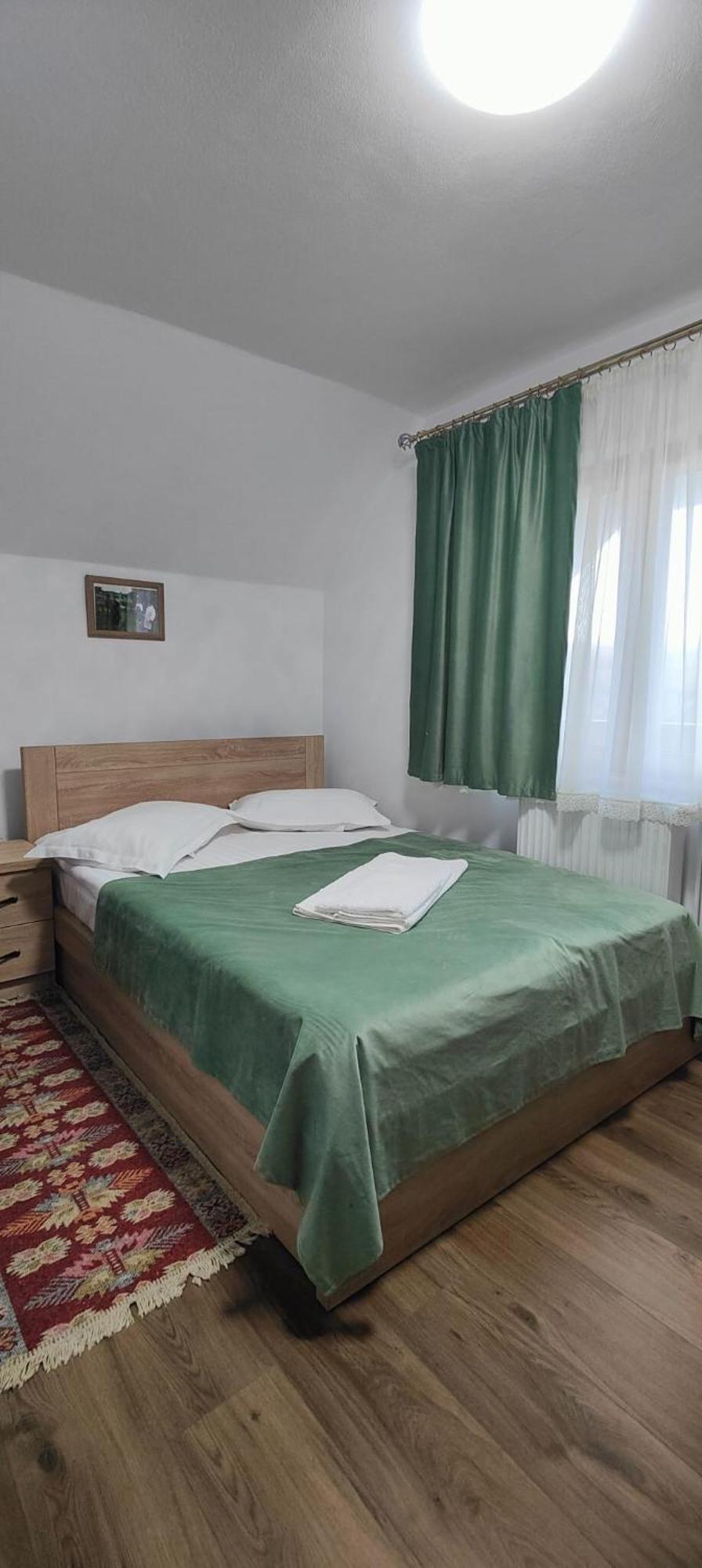 Pensiunea Valea Toplitei Rosia Exterior photo